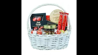 Gift baskets with chocolate