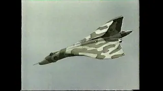 Avro Vulcan Bomber XH558 - Biggin Hill 1992.