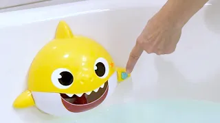 Pinkfong Baby Shark Singing Bath Time Bubble Maker by WowWee!