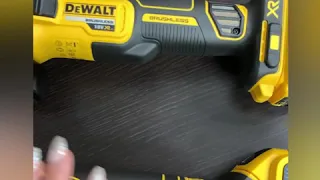 Болгарки на аккумуляторе от Dewalt. 406 и 405 модель.