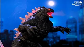 Godzilla x Kong: The New Empire Heat-Ray Breath Godzilla R/C Action Figure Feature Video