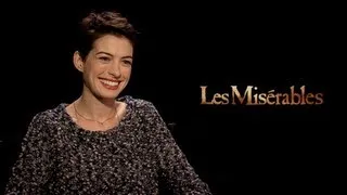 LES MISERABLES Interviews: Jackman, Hathaway, Seyfried, Redmayne, Barks