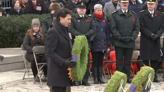 Justin Trudeau lays wreath at National War Memorial during Remembrance Day ceremony