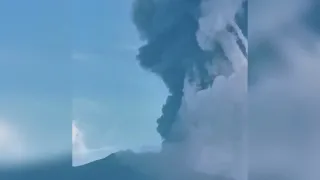 Etna exploded! Spectacular eruption of Mount Etna in Italy today!