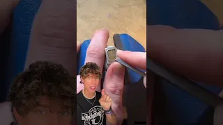 Un Invento muy original. Un anillo para poder pagar todo