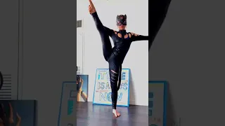 Flexibility Catwoman Standing Split #gymnastics #catwoman  #flexibility #shorts