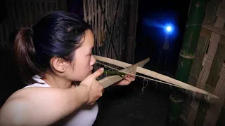 DIY simple wooden crossbow - In case bad guys come back in the night | Alone & Living Off Grid