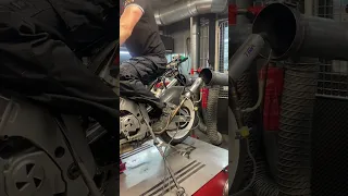 Suzuki rgv 250 VJ22 on the dyno