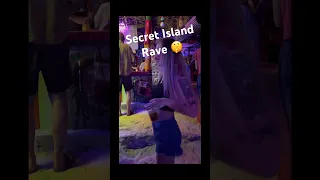 Secret Island Rave🫠 Sie liebt Techno #thailand #techno #dnb #rave #beachparty #fullmoonparty