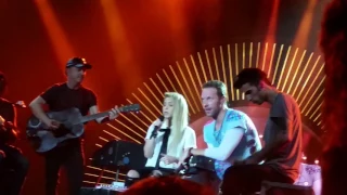 Shakira with Chris Martin "Chantaje" Global Citizen Festival Hamburg July 06 2017