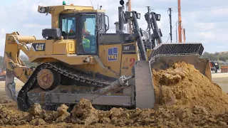 TKL Cat D9T Dozer Working