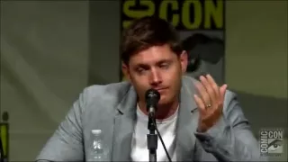 Funny moment at the Comic-Con 2012 Supernatural Panel - Jensen Ackles ^^