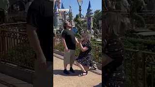 A heartwarming double proposal that you can’t miss ❤️❤️￼