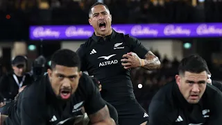 Aaron Smith leads the haka for the final time on home soil