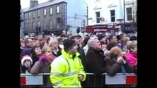 JOE DOLAN FANS IN THERE THOUSANDS ENJOY THE MUSIC IN MULLINGAR. (2008)