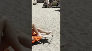 🇪🇸 Hot hot day at Barcelona beach