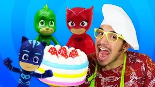 Recetas para niños: una tarta de Play Doh. ¿Quién tiene hambre? Juguetes PJ Masks.