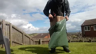 Easy way to bag up grass clippings & garden waste 🤠🍻