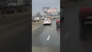 Скользкие дороги в Донецке на Ленинском проспекте - причины ДТП