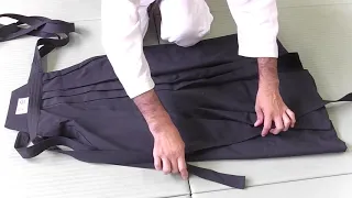 How to fold Aikido Hakama