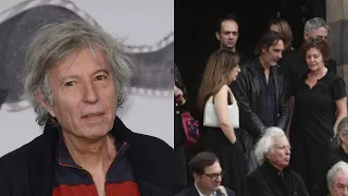 Jacques Doillon, en colère : il sort du silence après les accusations sur son absence aux obsèques