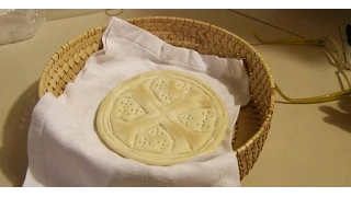 Nonna Tina e la ricetta di un pane speciale: «Lo preparo per la Messa»