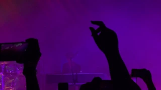 'Loving Someone' - The 1975 LIVE