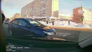 Поворот из правого ряда налево это к ремонту двери