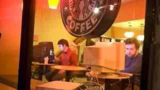 Mobile Desktop (pranksters bring giant desktop computers to Starbucks)