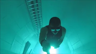 Freediving at Nemo33