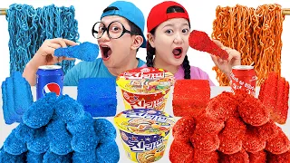 MUKBANG RED BLUE FIRE NOODLES CHICKEN EATING 직접 만든 타키스 치토스 치킨 불닭볶음면 치즈스틱 레드 블루 먹방! COMY VLOG 코미 브이로그