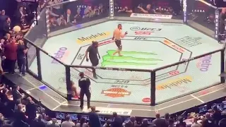 Detik-detik kehebohan Khabib loncat ring