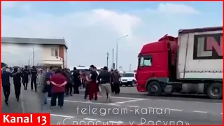 Dağıstanda səfərbərliyə qarşı çıxan əhali magistral yolu bağladı