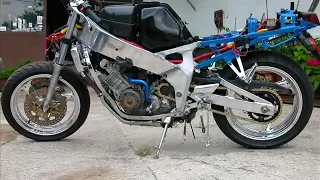 Yamaha FZR 400 Customization