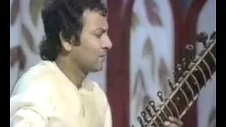 Ustad Rais Khan Jhinjhoti and Speech On Vilayat Khan