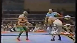 Mil Máscaras vs Abdullah the Butcher  ★1979(highlight)