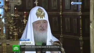 Патриарх Кирилл на коленях помолился о мире на укра