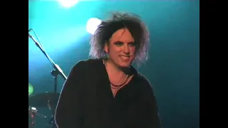 The Cure - Why can't I be you live in Avenches 2005