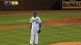 LAA@KC: Santana fans eight over 7 2/3 innings