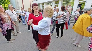 5.05.24г..."А Просто Приласкай"... В. Палаускас... в Гомельском парке...