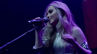 RIHANNA - UMBRELLA /(LETRA EN ESPAÑOL) -Sabrina Carpenter