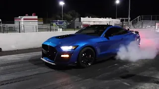 Ford Mustang Shelby GT500 vs BMW M8 Drag Race