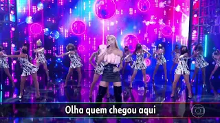 Pabllo vittar cantando e performando bandida no ding dong