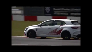 Renault Megane R.S. Trophy-R стал рекордсменом "Нордшляйфе"