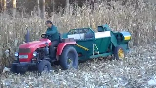 Саморобний комбайн для збирання кукурудзи міні трактором