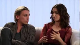 Mortal Memories: Exclusive Cast Roundtable (City of Bones DVD Extra)