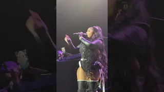Lil' Kim "I Can Love You" LIVE at the Apollo January 26, 2023