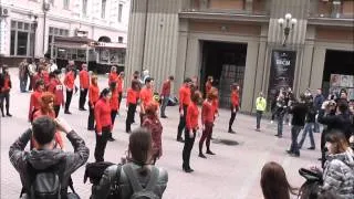 Flashmob Mylene Farmer Du Temps Moscow, Arbat, 13.05.12