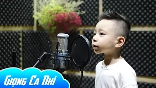 Bé trai 4 tuổi hát Bác Đang Cùng Chúng Cháu Hành Quân khiến triệu người nghe mê mẩn