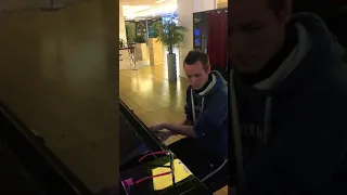 Carl Le Pianiste - Emmenez Moi - Hommage à Charles Aznavour - Piano CNIT La Défense